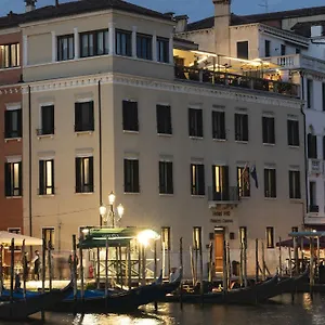 **** Hotel H10 Palazzo Canova Italien