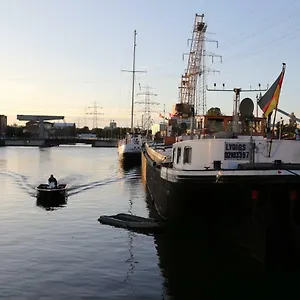 Schiffshotel Schlafen Im Hafen Botel